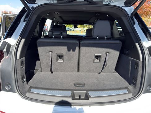 Used 2025 Cadillac XT6 Luxury image 29