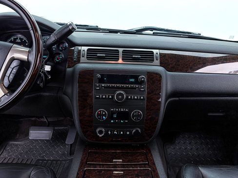 Used 2008 GMC Sierra 1500 Denali AWD/4WD image 4