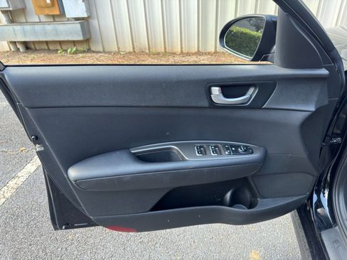 Used 2020 Kia Optima LX FWD image 32