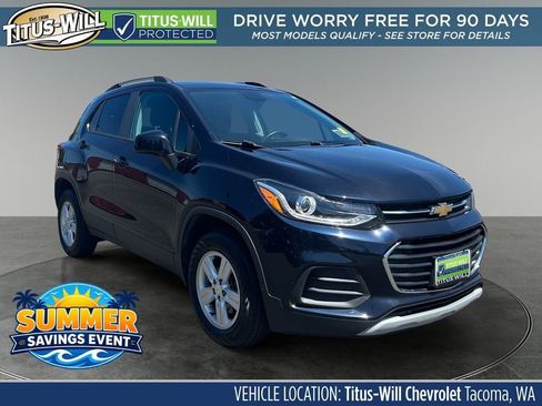 Used 2021 Chevrolet Trax LT w/ Premium Seat Package AWD/4WD image 1