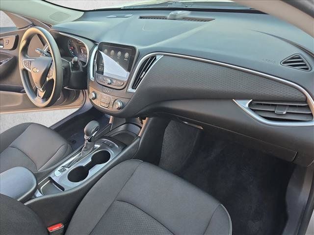 Used 2025 Chevrolet Malibu LS FWD image 21