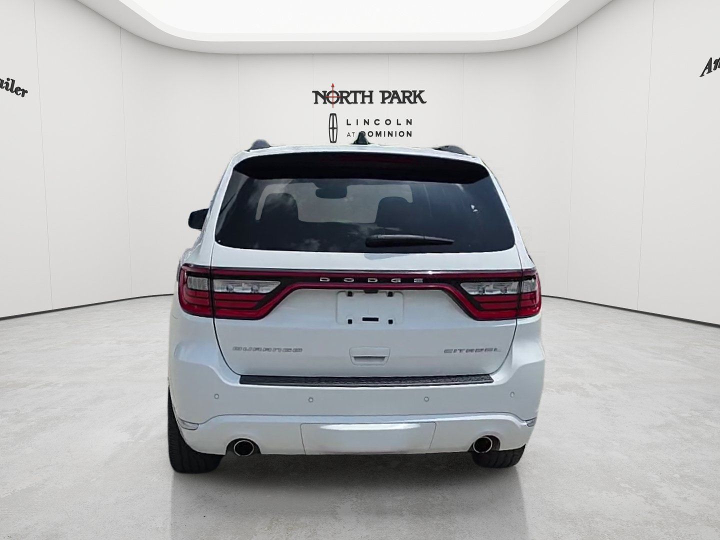 Used 2023 Dodge Durango Citadel RWD image 4