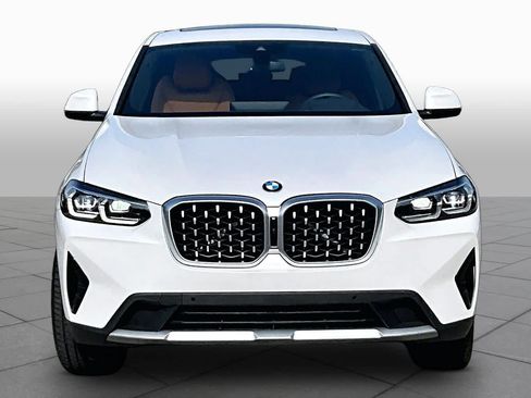 Used 2024 BMW X4 xDrive30i w/ Premium Package AWD/4WD image 3