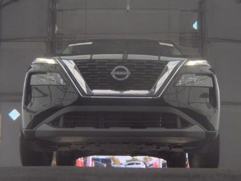 Used 2023 Nissan Rogue S FWD image 3