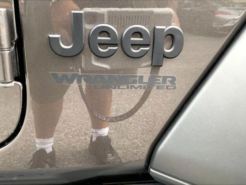 Used 2022 Jeep Wrangler Unlimited Sport AWD/4WD image 7