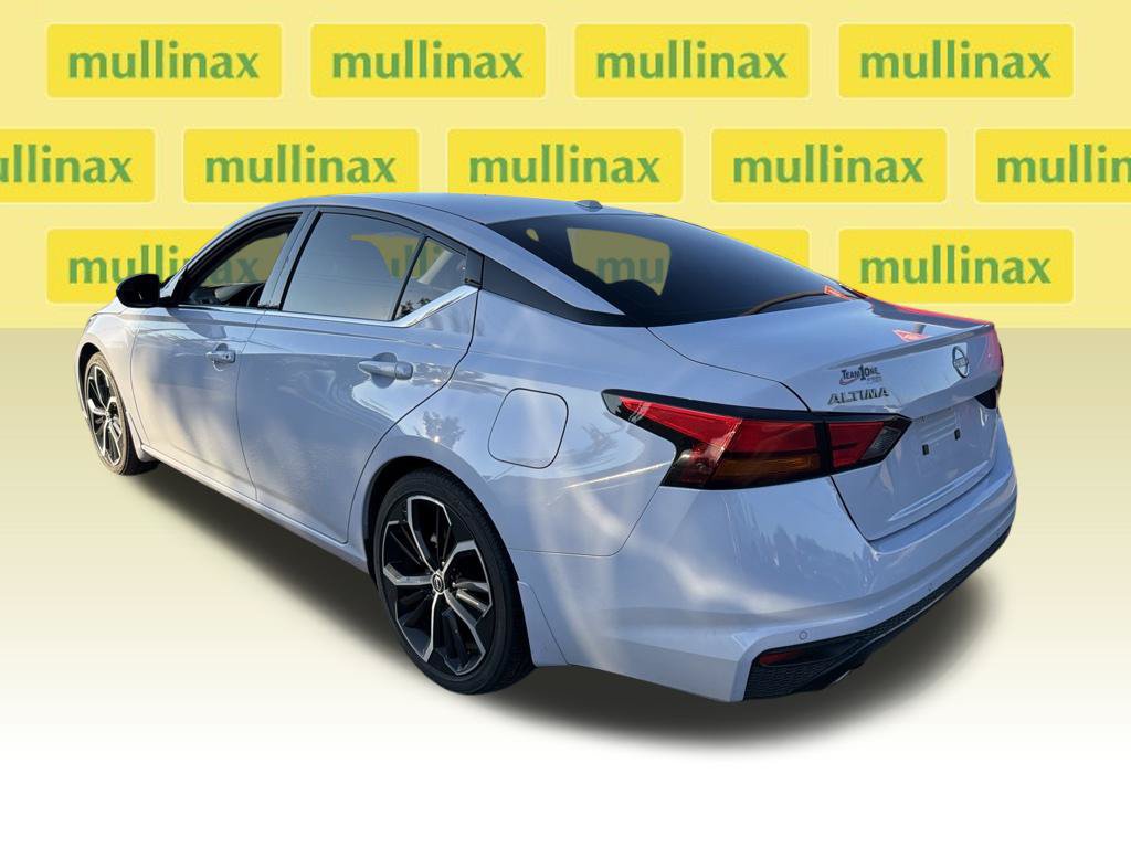 Used 2024 Nissan Altima 2.5 SR w/ SR Premium Package FWD image 6