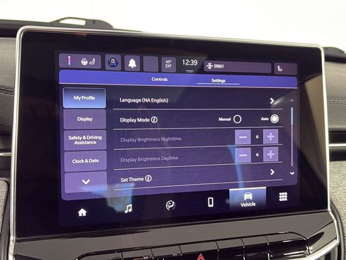 Used 2022 Jeep Compass Latitude w/ Sun and Sound Group image 32