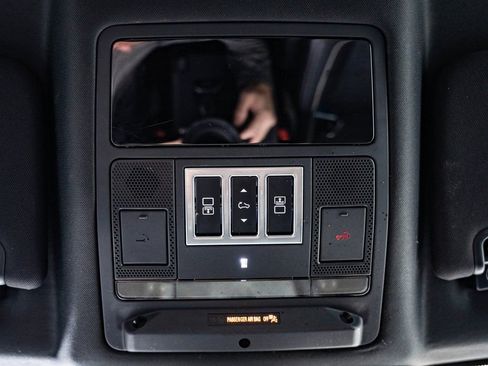 Used 2023 Land Rover Discovery HSE R-Dynamic image 42