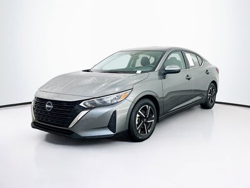 Used 2024 Nissan Sentra SV image 3