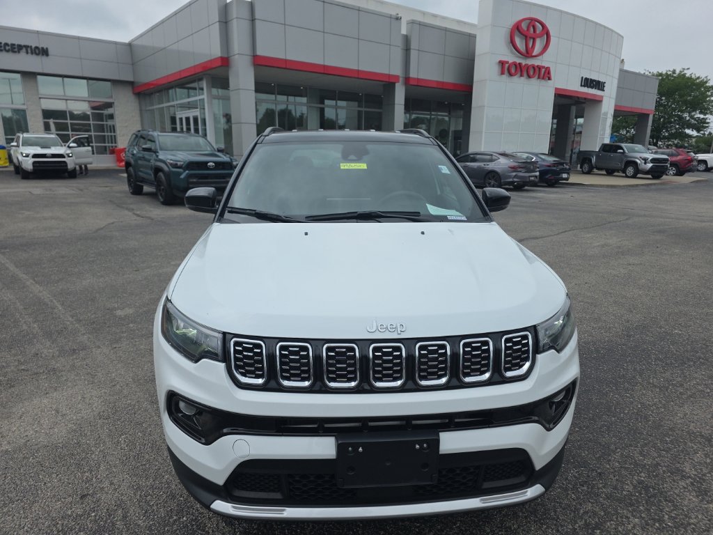 Used 2025 Jeep Compass Limited AWD/4WD image 2