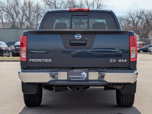 Used 2019 Nissan Frontier SV image 11