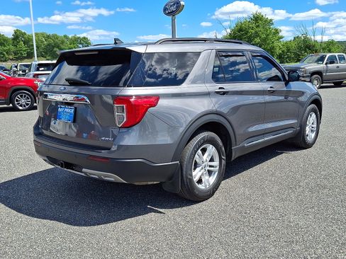 Used 2023 Ford Explorer XLT w/ Equipment Group 202A AWD/4WD image 7