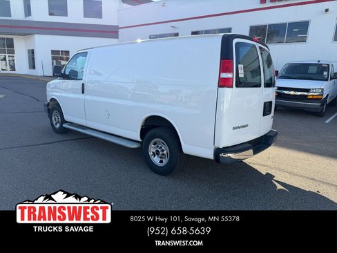 Used 2024 GMC Savana 2500 w/ Driver Convenience Package image 3