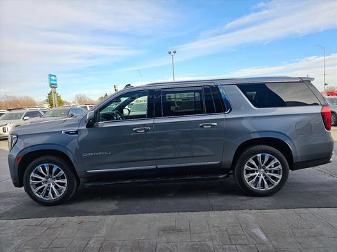Used 2022 GMC Yukon XL Denali AWD/4WD image 6