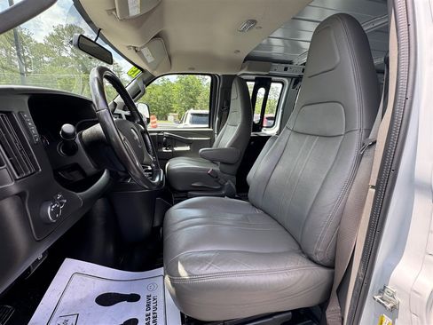 Used 2019 GMC Savana 2500 Extended w/ Driver Convenience Package RWD image 17
