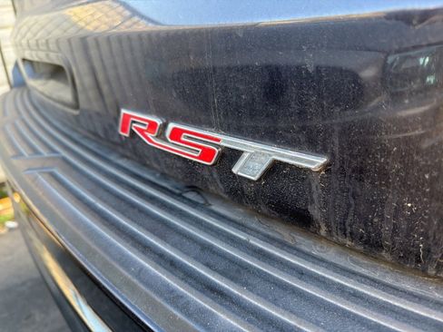 Used 2022 Chevrolet Suburban RST w/ Luxury Package image 10