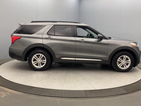 Used 2023 Ford Explorer XLT w/ Equipment Group 202A AWD/4WD image 6
