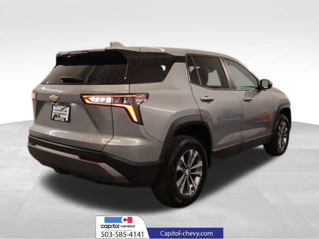 Used 2025 Chevrolet Equinox LT AWD/4WD image 2