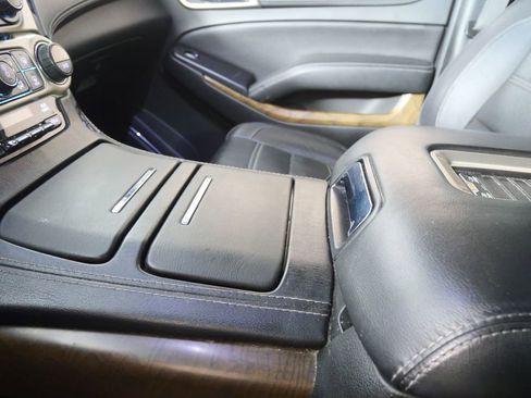 Used 2018 GMC Yukon Denali image 25