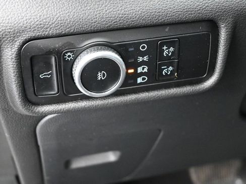Used 2024 Ford Explorer XLT w/ Equipment Group 202A AWD/4WD image 31