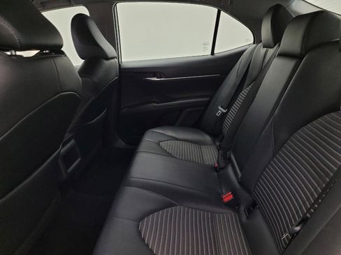 Used 2021 Toyota Camry SE image 18
