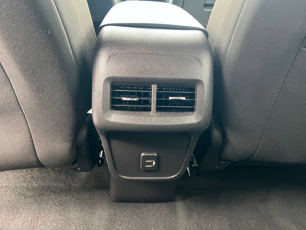 Used 2024 Chevrolet Equinox LT AWD/4WD image 22