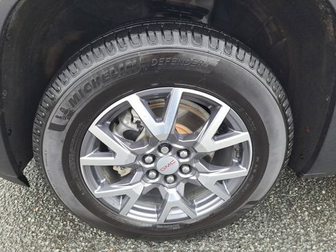 Certified 2022 GMC Acadia SLT w/ Technology Package image 22