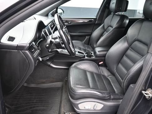 Used 2017 Porsche Macan GTS w/ Premium Package Plus image 24