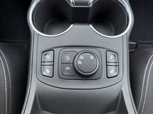 Used 2022 GMC Terrain SLE w/ Driver Convenience Package image 23