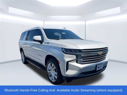Used 2024 Chevrolet Suburban High Country AWD/4WD image 9