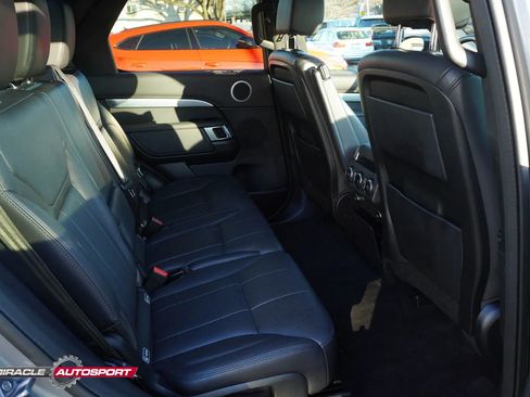 Used 2020 Land Rover Discovery Landmark image 37