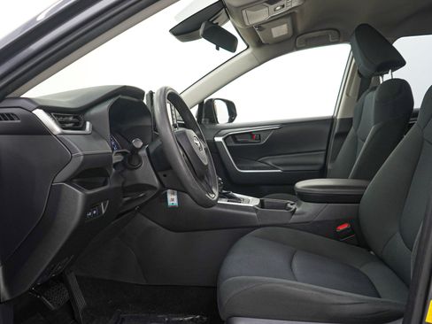 Used 2019 Toyota RAV4 LE w/ All Weather Liner Package AWD/4WD image 23