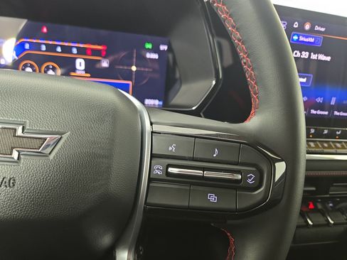 Used 2024 Chevrolet Colorado Z71 w/ LPO, Dark Essentials Package image 16