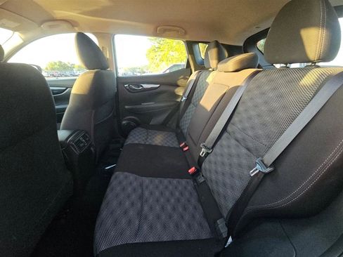 Used 2017 Nissan Rogue Sport SV w/ SV Premium Package image 13