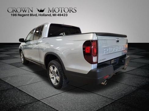 Certified 2025 Honda Ridgeline RTL image 5