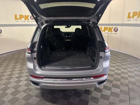 Used 2023 Jeep Grand Cherokee L Overland AWD/4WD image 12