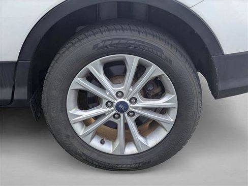 Used 2017 Ford Escape SE w/ Equipment Group 201A image 13