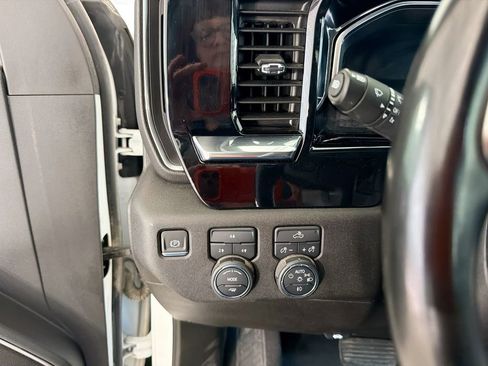 Used 2024 Chevrolet Silverado 2500 LT image 19