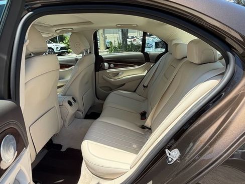 Used 2018 Mercedes-Benz E 300 4MATIC image 15