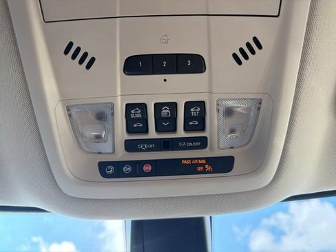 Used 2024 Buick Enclave Avenir w/ Avenir Technology Package FWD image 32