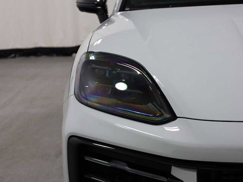 Certified 2024 Porsche Cayenne Coupe image 15