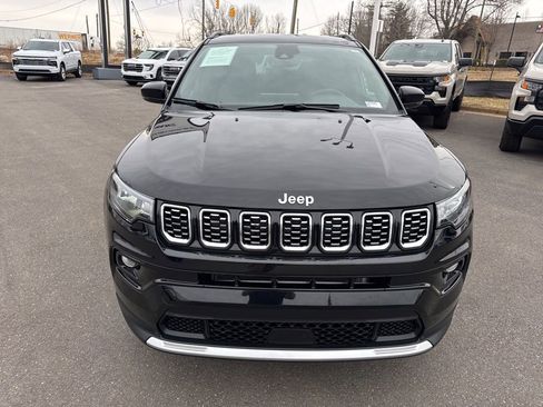 Used 2025 Jeep Compass Limited AWD/4WD image 8