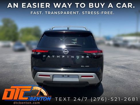Used 2025 Nissan Pathfinder SL AWD/4WD image 4