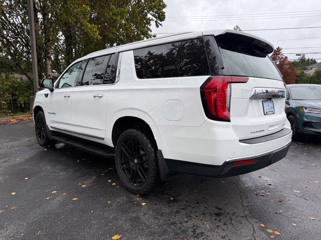 Used 2022 GMC Yukon XL SLT w/ SLT Luxury Plus Package AWD/4WD image 8