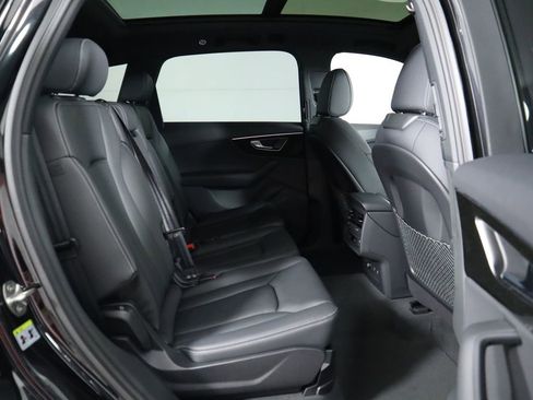 Certified 2025 Audi Q7 2.0T Premium image 22