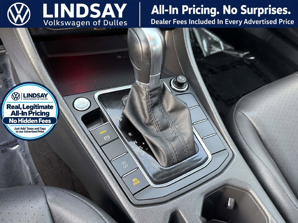 Used 2019 Volkswagen Jetta SEL w/ Cold Weather Package FWD image 19