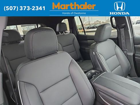 Used 2025 Buick Enclave Preferred image 20