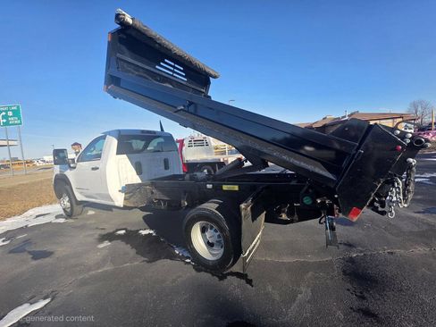 Used 2024 GMC Sierra 3500 Pro w/ Convenience Package image 17