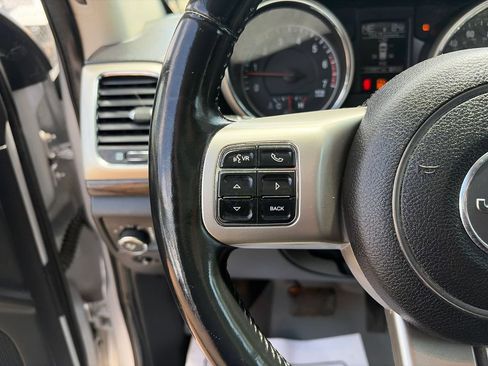 Used 2011 Jeep Grand Cherokee Laredo AWD/4WD image 13