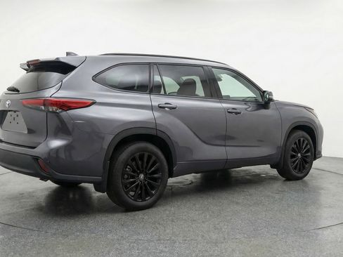 Used 2025 Toyota Highlander XSE AWD/4WD image 9